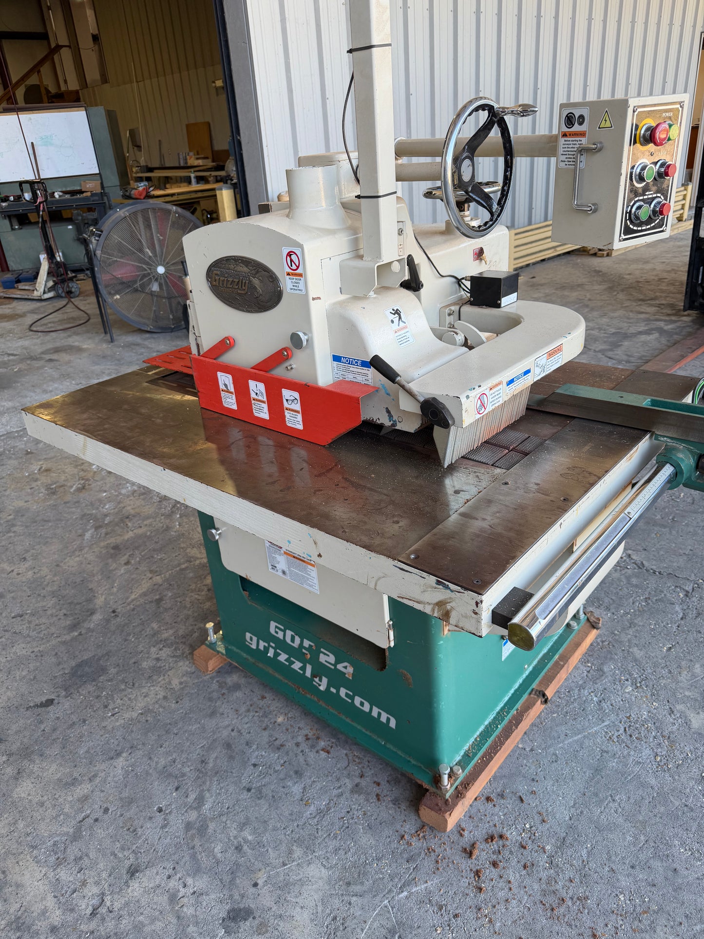 Used Grizzly G0524 Straight Line Rip Saw